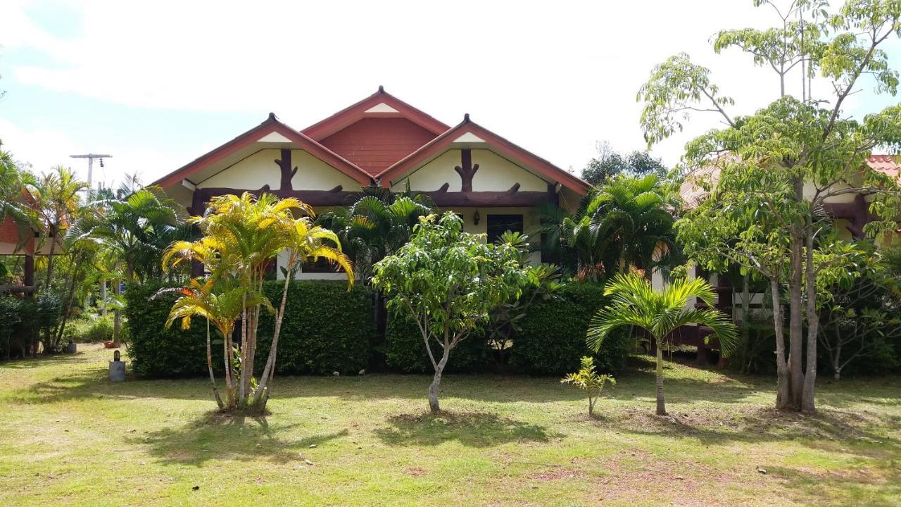 Lanta School Beach Resort Ko Lanta Esterno foto