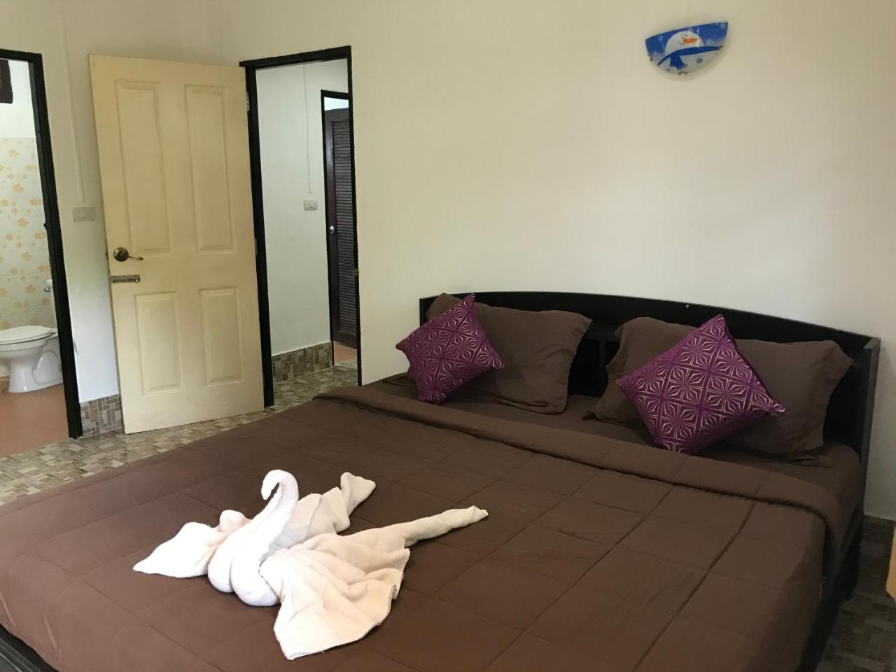 Lanta School Beach Resort Ko Lanta Esterno foto