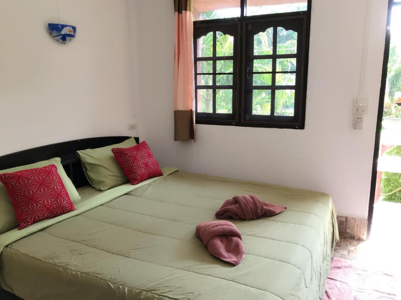 Lanta School Beach Resort Ko Lanta Esterno foto