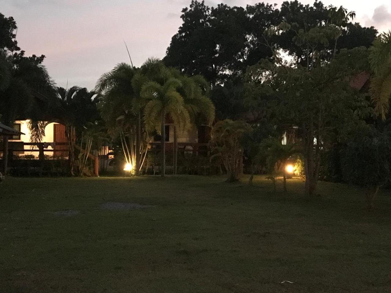 Lanta School Beach Resort Ko Lanta Esterno foto